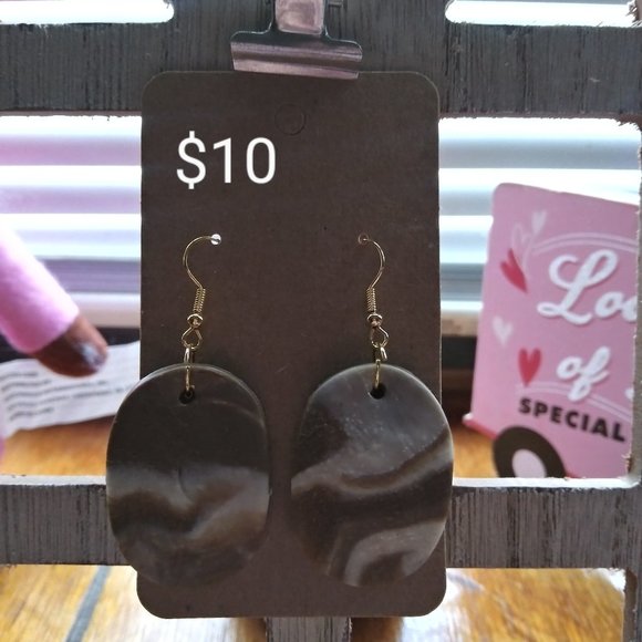 Ear Rings - Picture 1 of 1